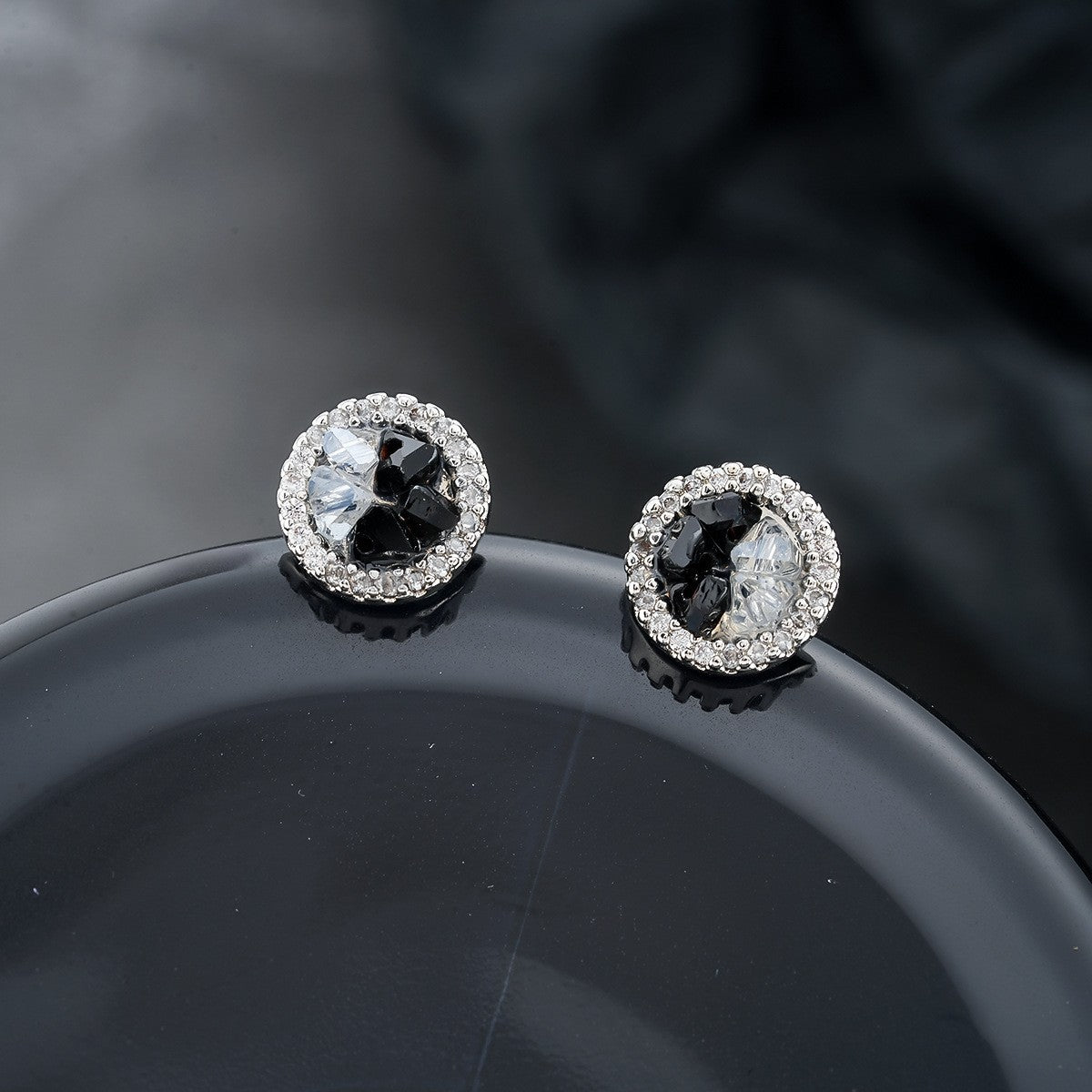 Dej magnetic earrings (pair)