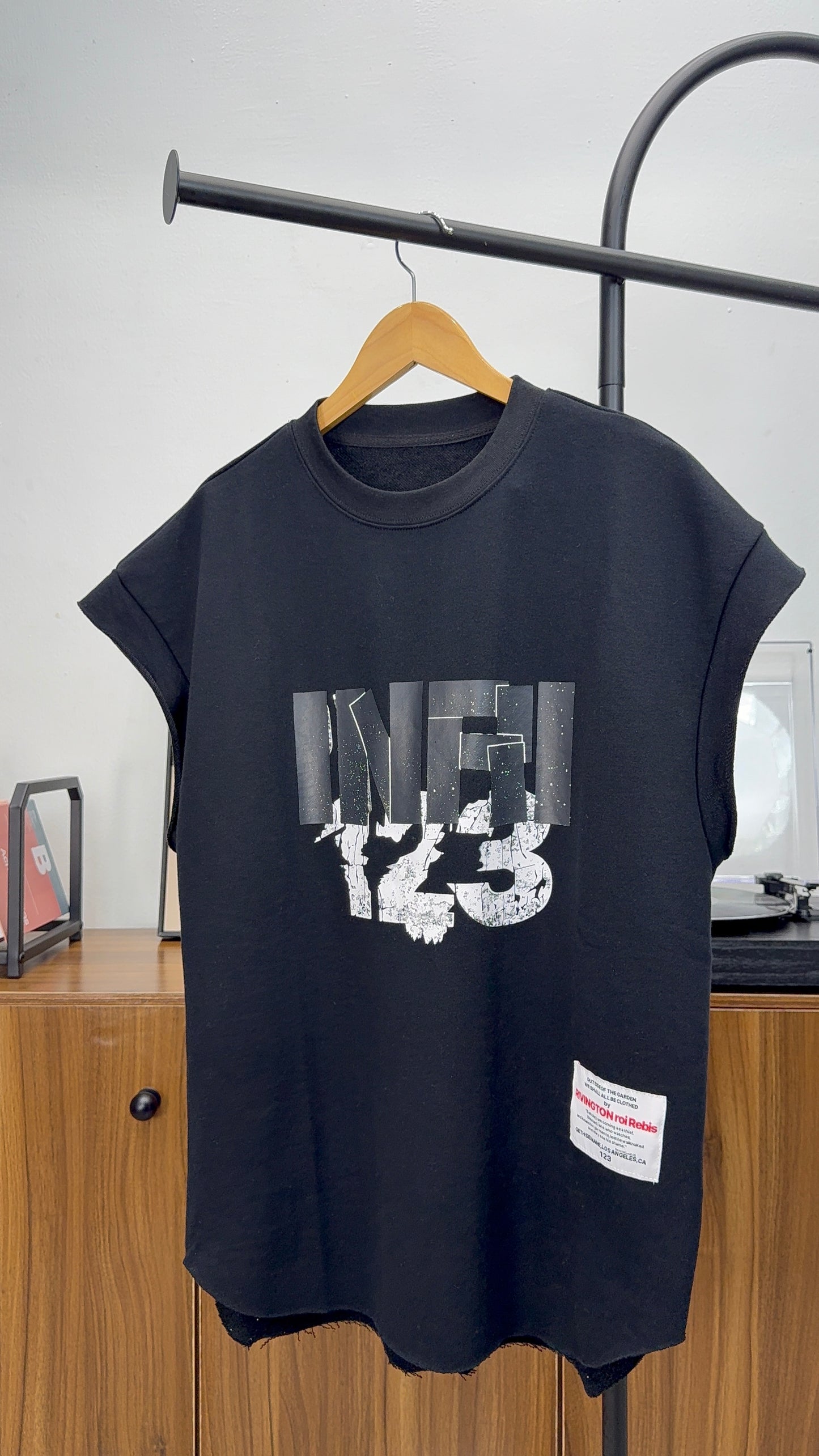 Reve armless ripped tee