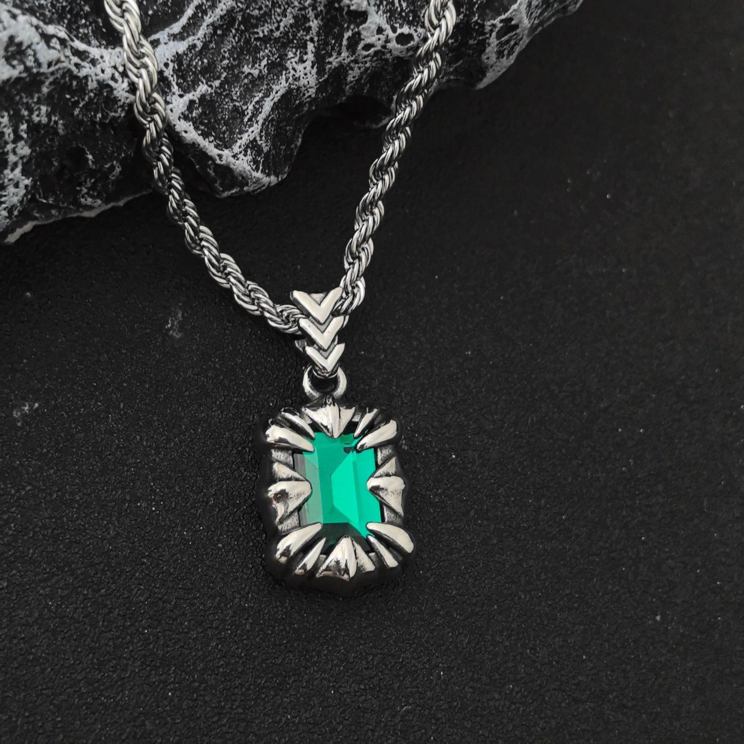 Hazil necklace