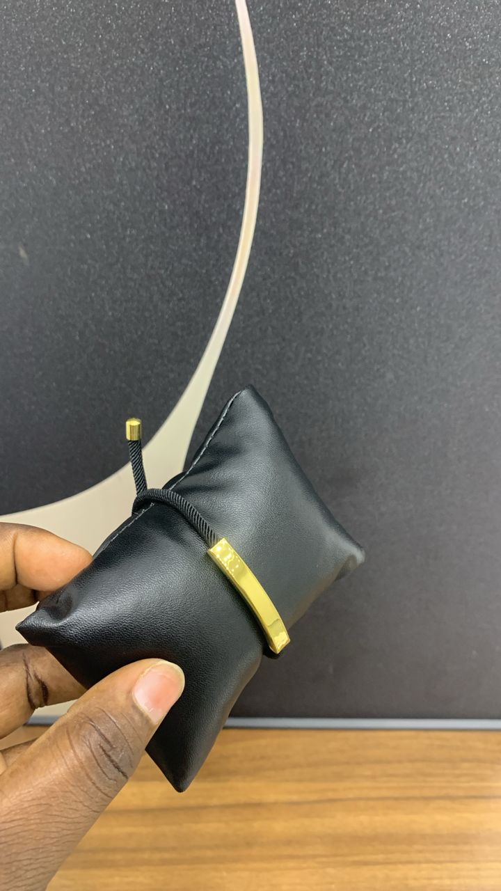 Adjustable drawstring bracelet