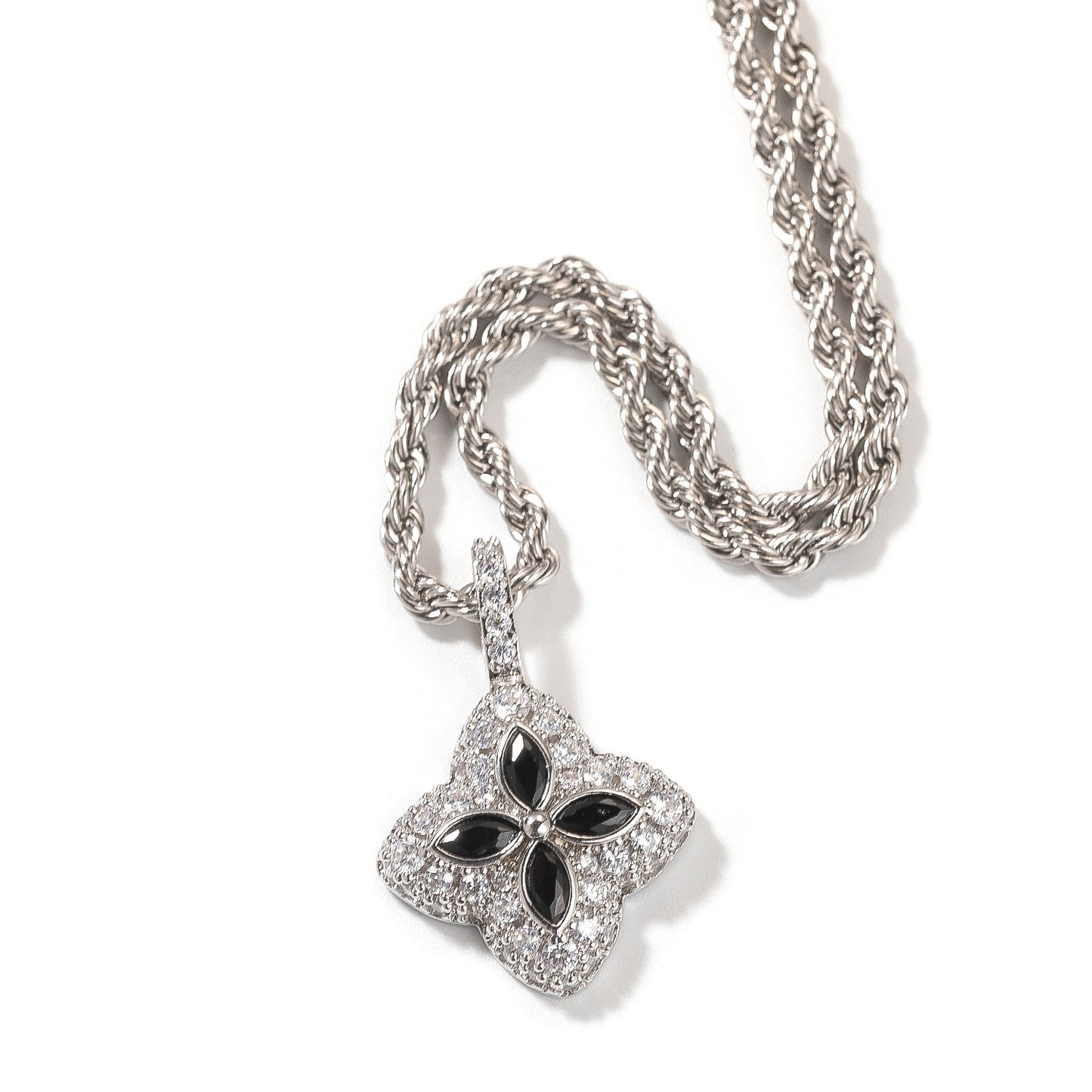 Verdant leaf Necklace