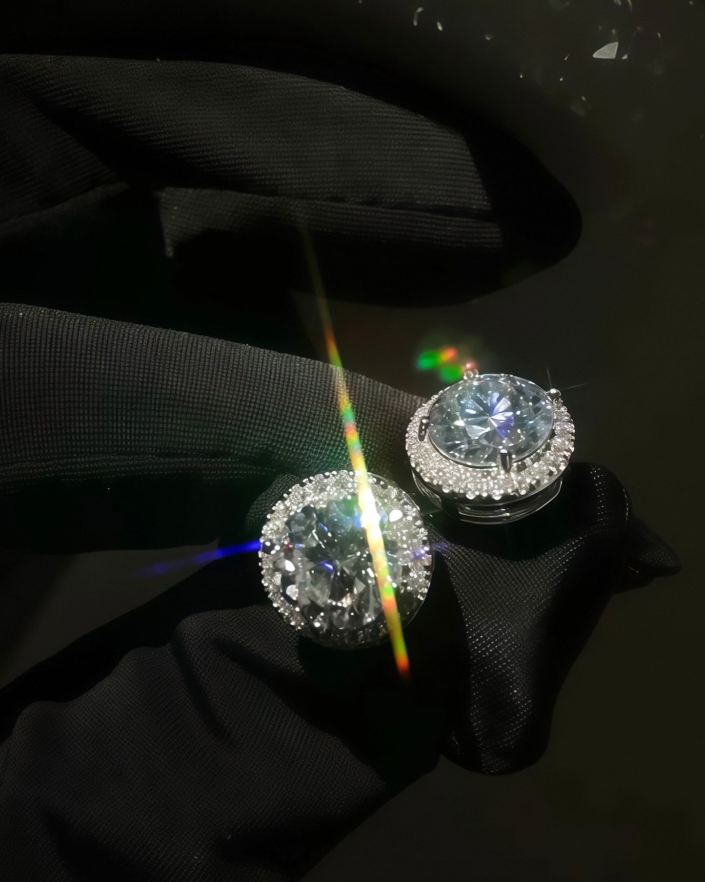 Brags Moissanite Hallo Round