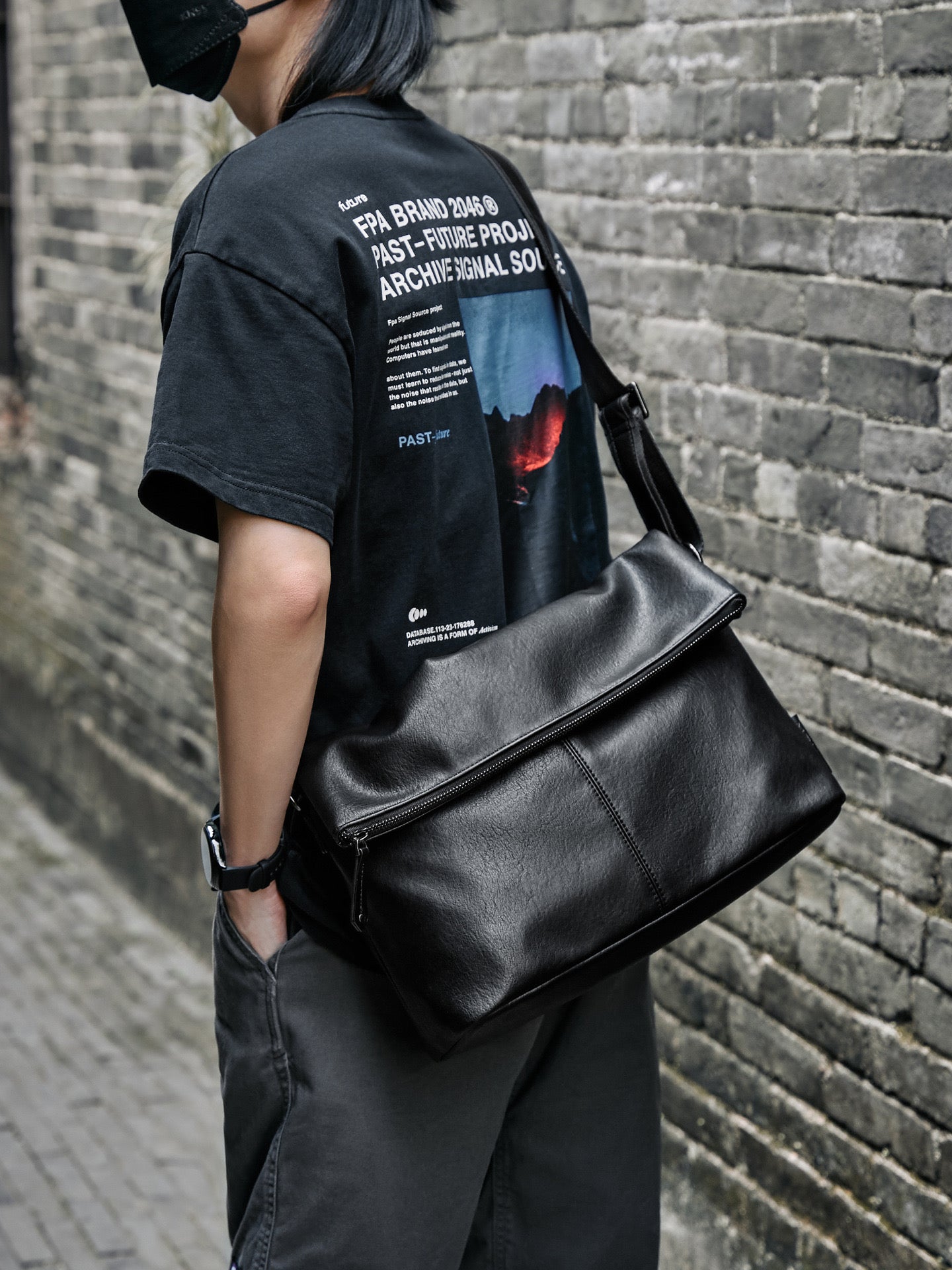 Dash Sling bag
