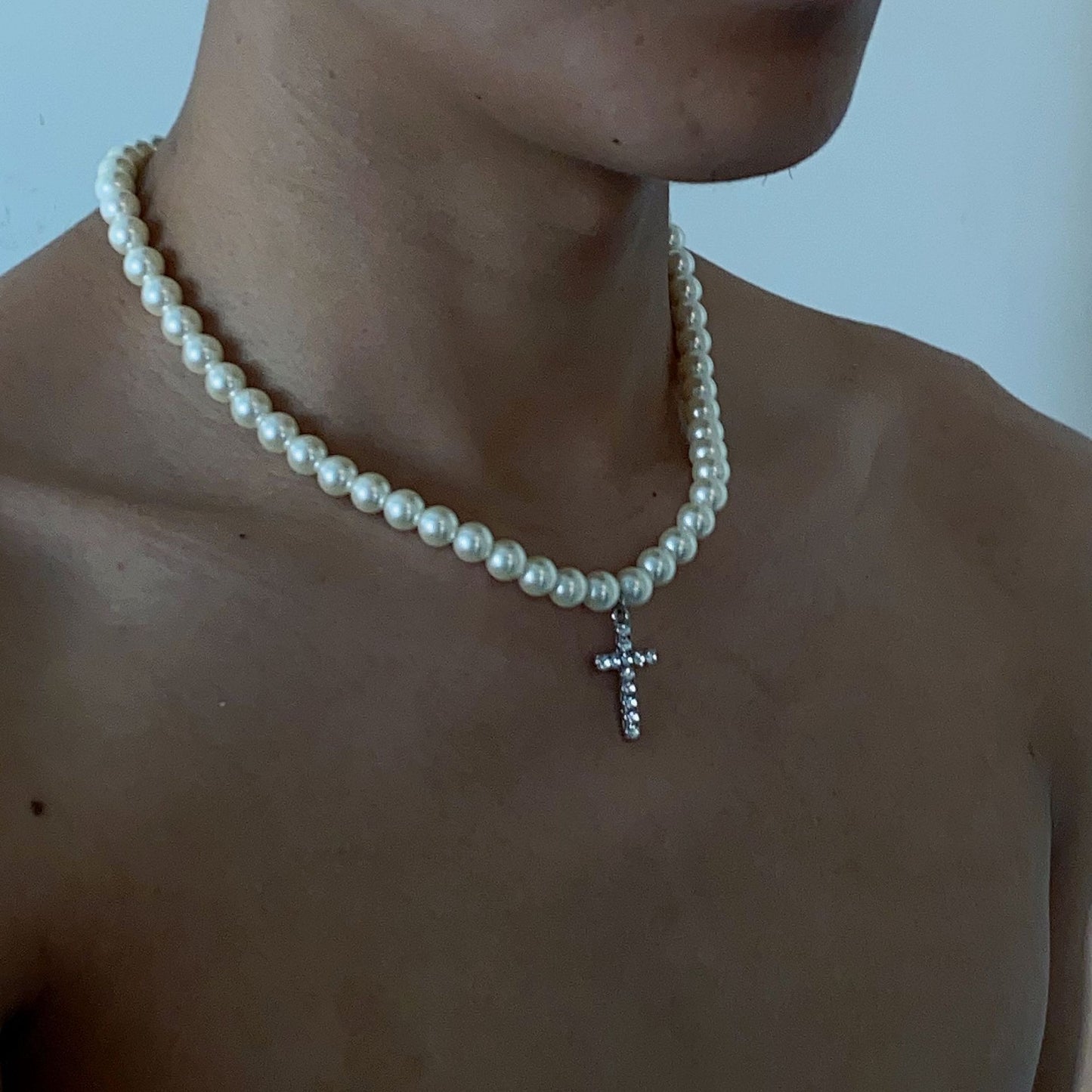 Single Cross Pendant Pearl Necklace
