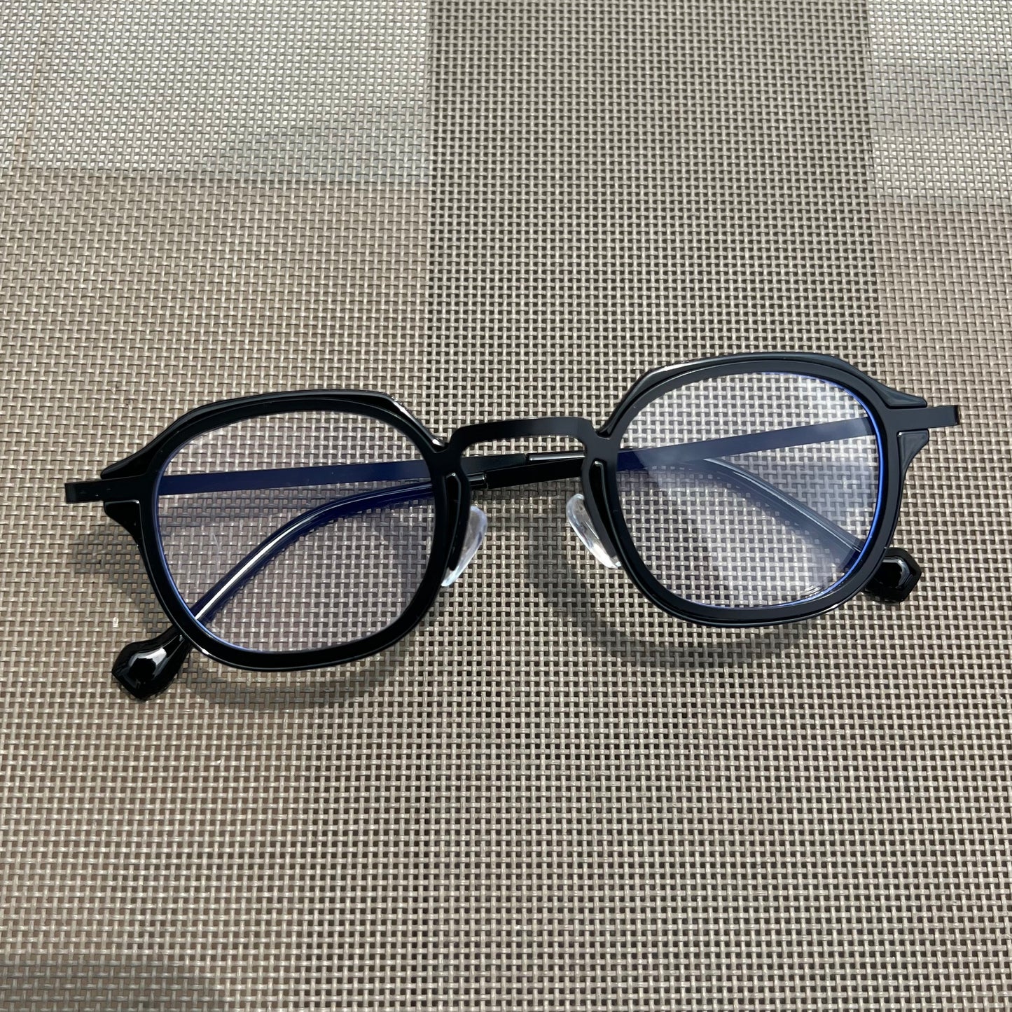 Metallic tech trend frame