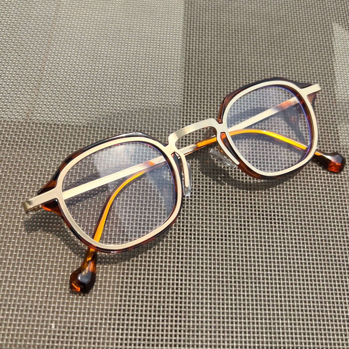 Metallic tech trend frame