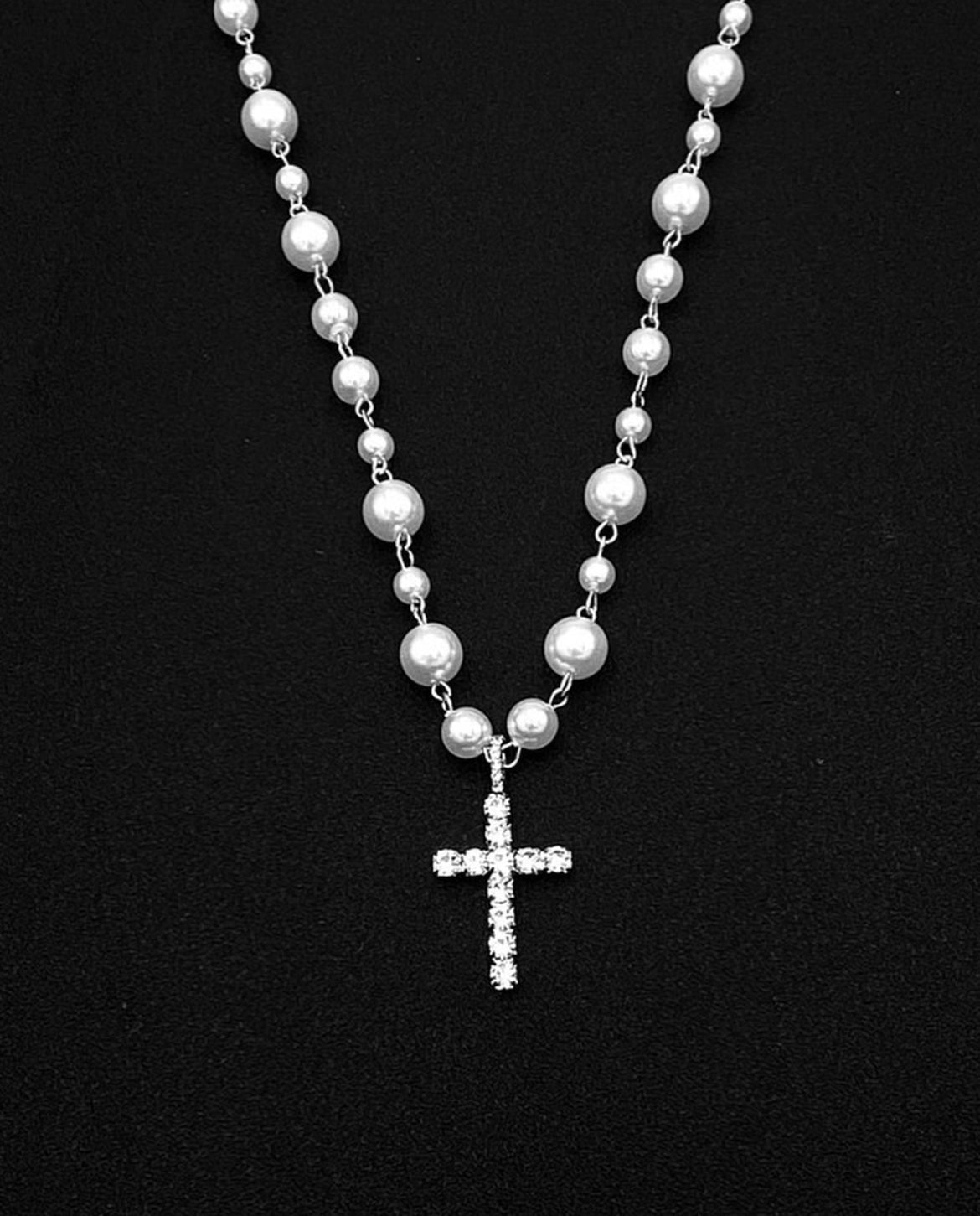 Chain pearl necklace with Cross pendant