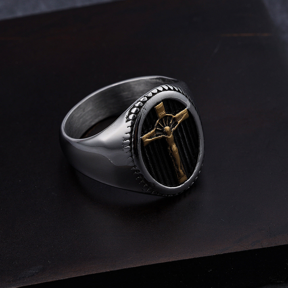Calvary ring