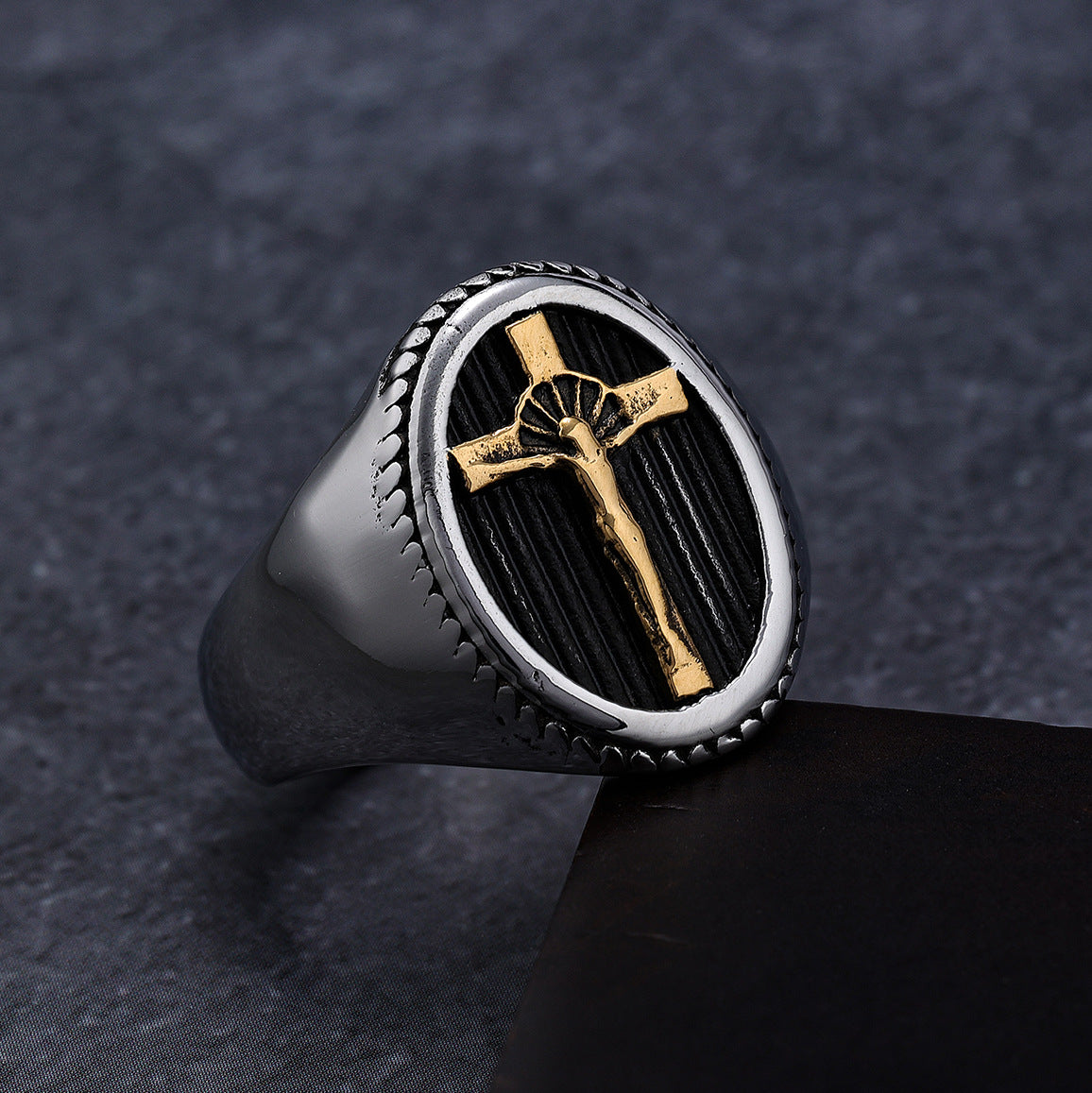 Calvary ring