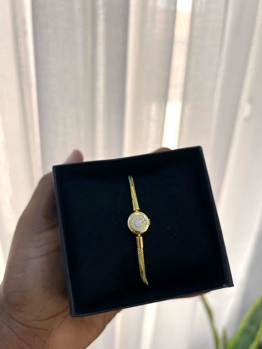 Queen's Clip Bracelet